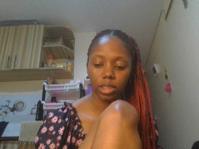 Juicygirl98 live cam on BongaCams