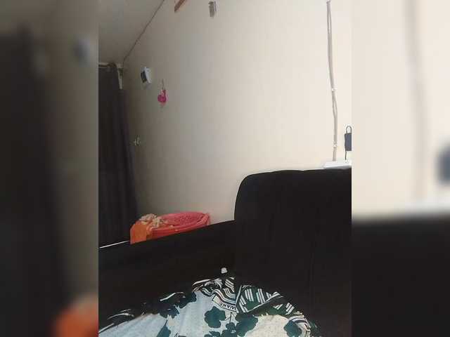 Juicygirl98 live cam on BongaCams