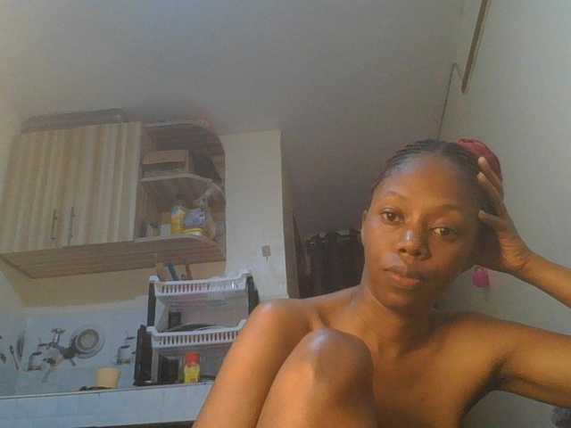 Juicygirl98 live cam on BongaCams