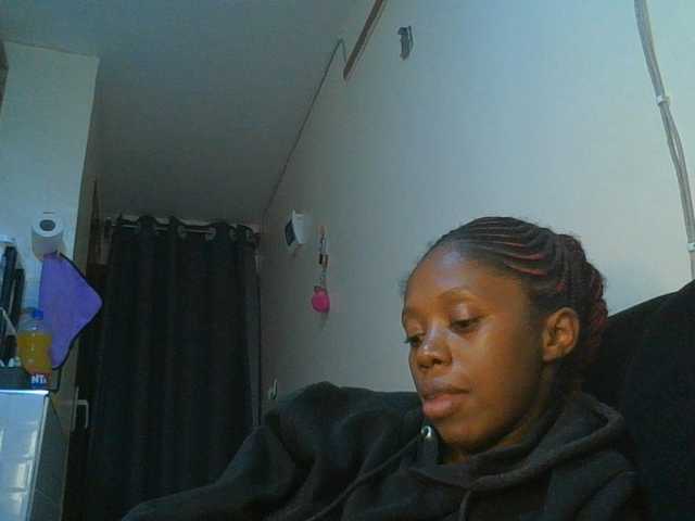 Juicygirl98 live cam on BongaCams