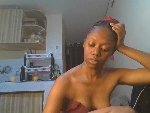 Juicygirl98 live cam on BongaCams