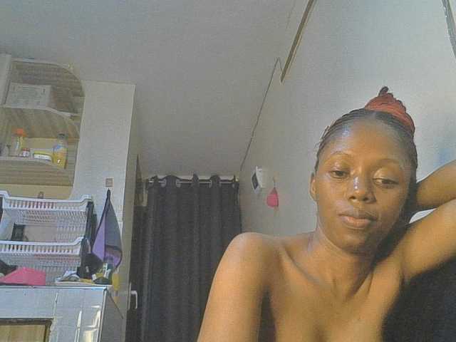 Juicygirl98 live cam on BongaCams