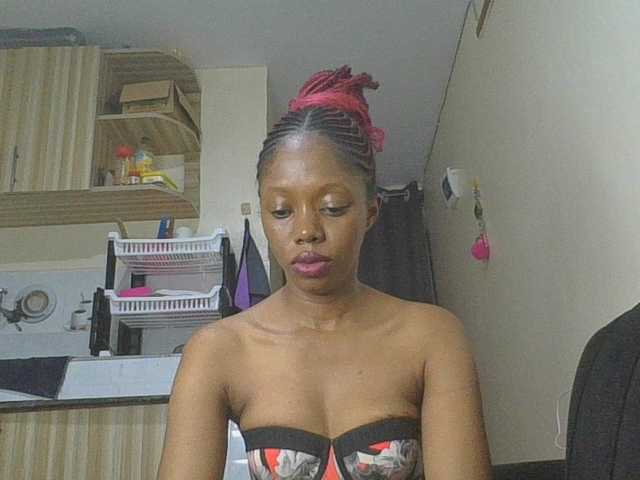 Juicygirl98 live cam on BongaCams
