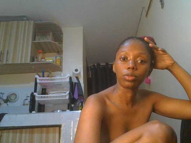 Juicygirl98 live cam on BongaCams