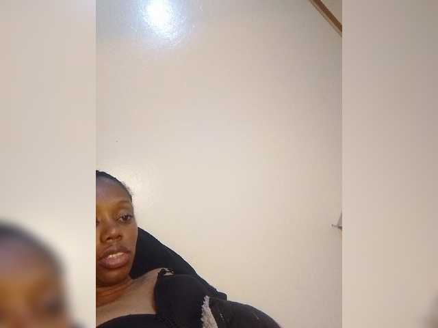Juicygirl98 live cam on BongaCams
