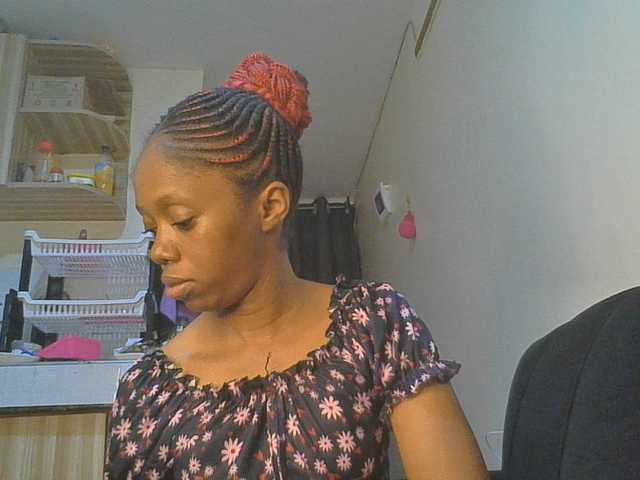 Juicygirl98 live cam on BongaCams