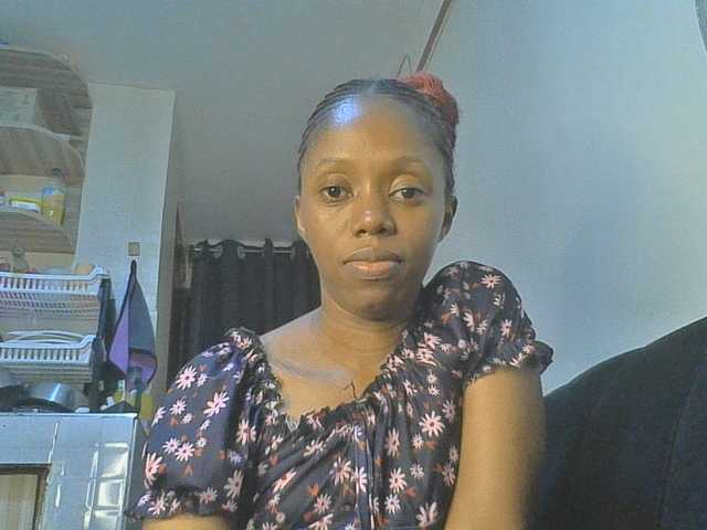 Juicygirl98 live cam on BongaCams