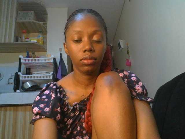 Juicygirl98 live cam on BongaCams