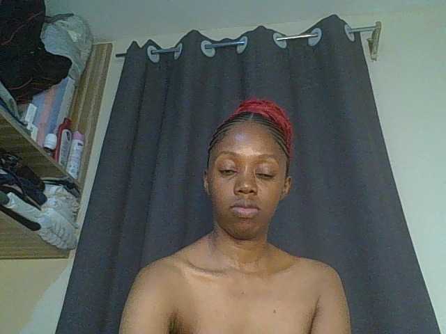 Juicygirl98 live cam on BongaCams