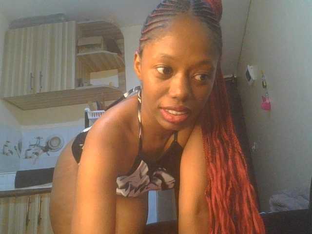 Juicygirl98 live cam on BongaCams