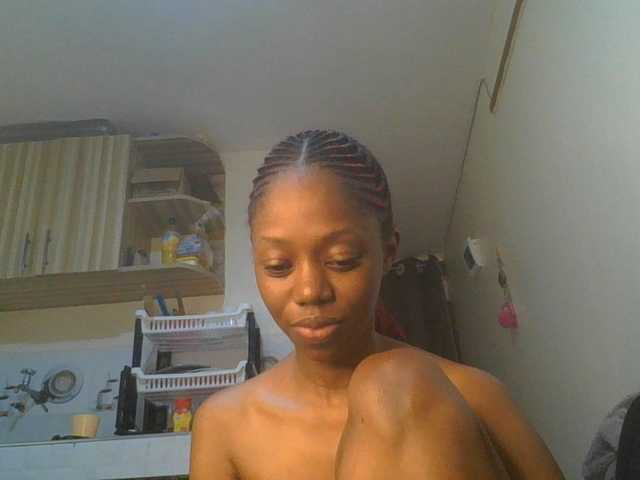 Juicygirl98 live cam on BongaCams