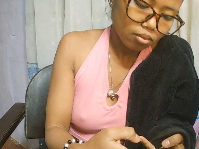 Natalie-Luxa live cam on BongaCams