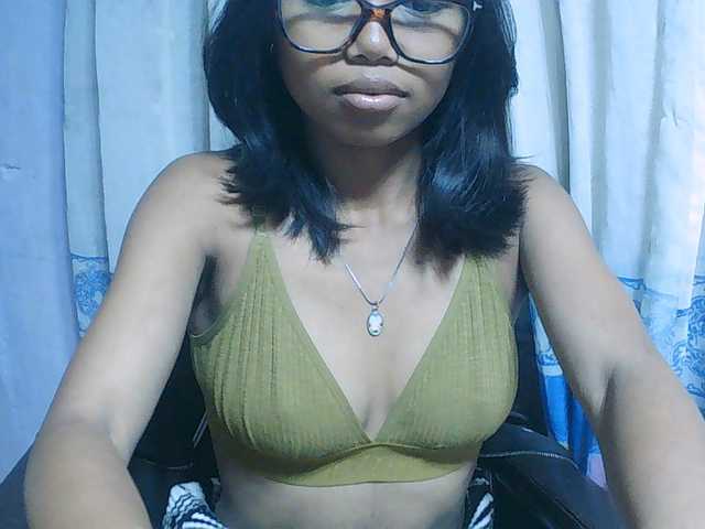 Natalie-Luxa live cam on BongaCams