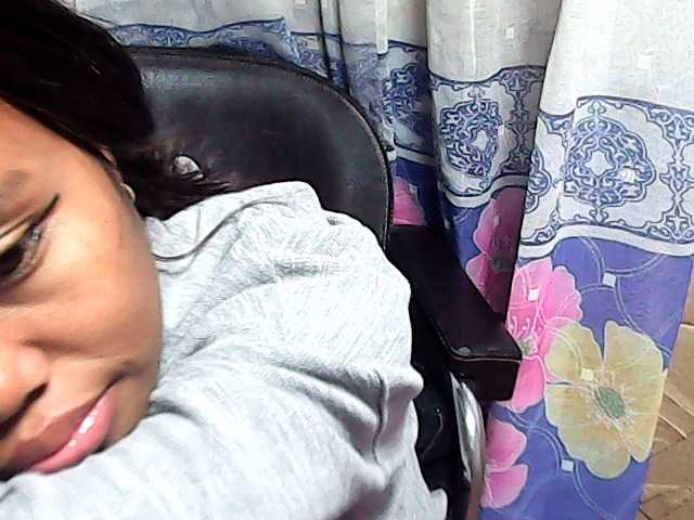 Natalie-Luxa live cam on BongaCams