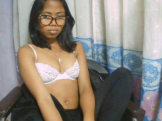 Natalie-Luxa live cam on BongaCams