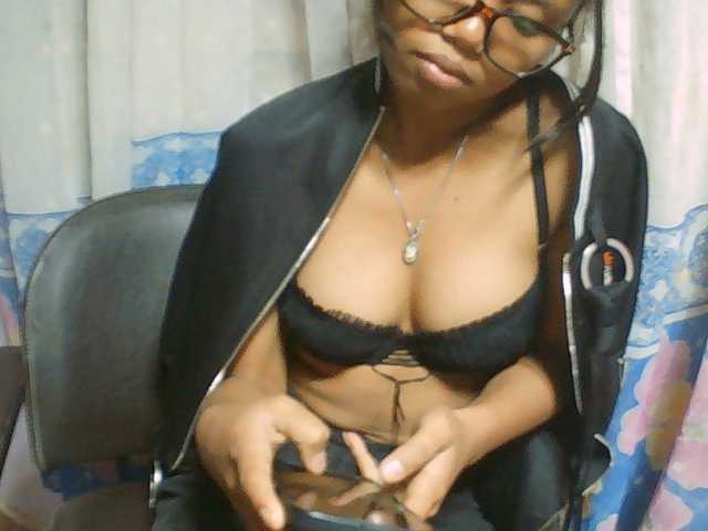Natalie-Luxa live cam on BongaCams