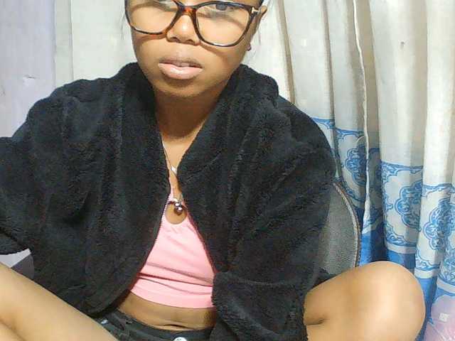 Natalie-Luxa live cam on BongaCams