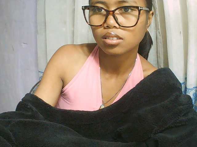 Natalie-Luxa live cam on BongaCams