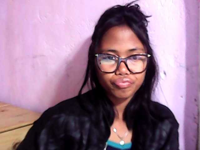 Natalie-Luxa live cam on BongaCams