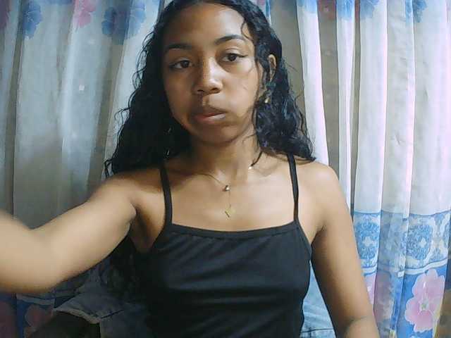 Natalie-Luxa live cam on BongaCams