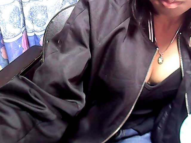 Natalie-Luxa live cam on BongaCams