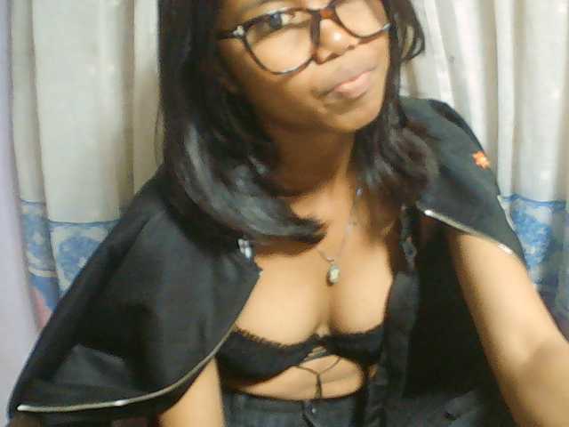 Natalie-Luxa live cam on BongaCams