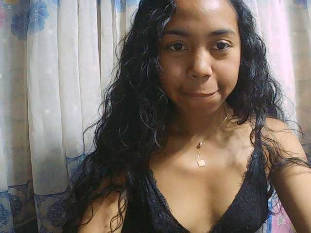 Natalie-Luxa live cam on BongaCams