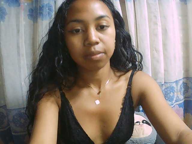 Natalie-Luxa live cam on BongaCams