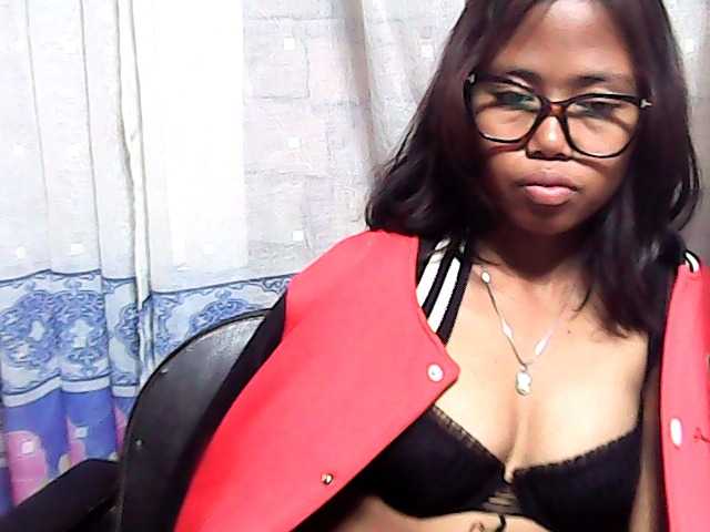 Natalie-Luxa live cam on BongaCams