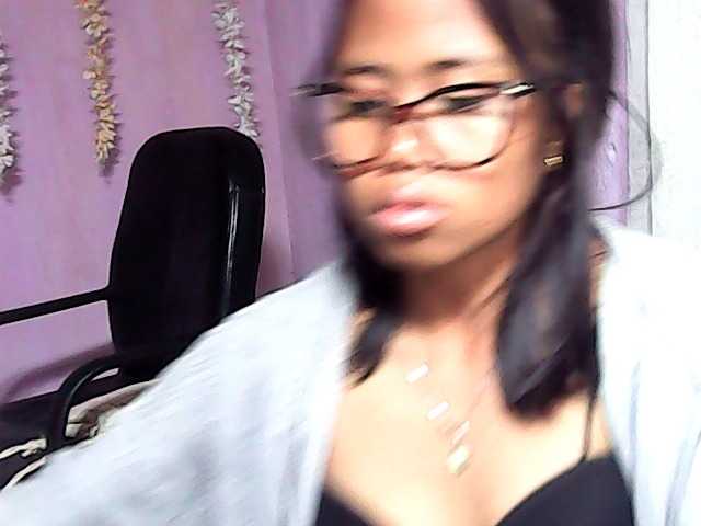 Natalie-Luxa live cam on BongaCams