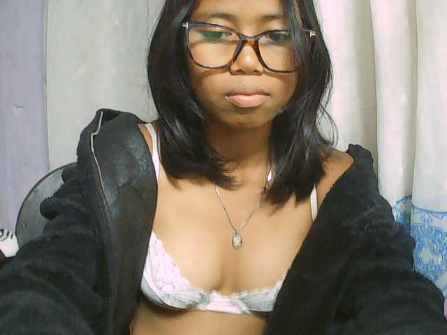 Natalie-Luxa live cam on BongaCams