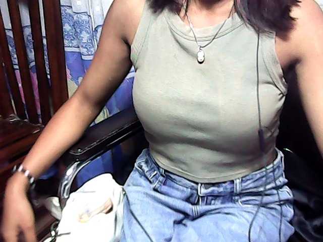 Natalie-Luxa live cam on BongaCams