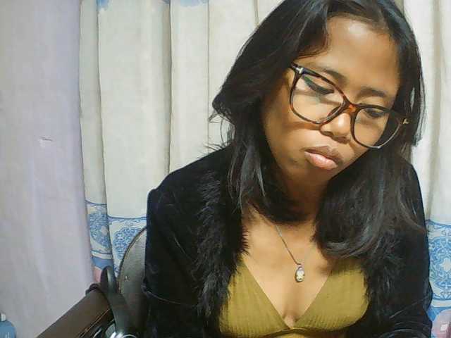 Natalie-Luxa live cam on BongaCams