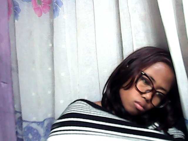 Natalie-Luxa live cam on BongaCams