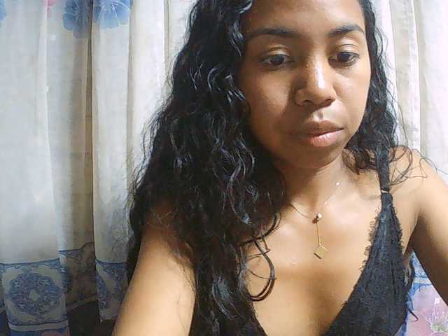 Natalie-Luxa live cam on BongaCams