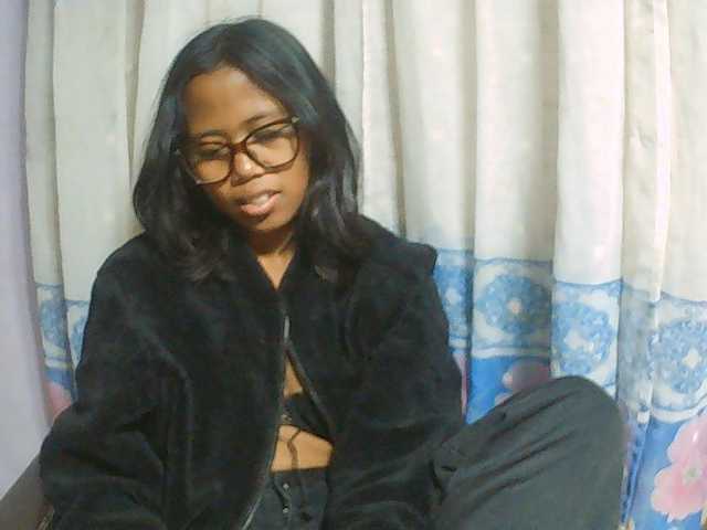 Natalie-Luxa live cam on BongaCams