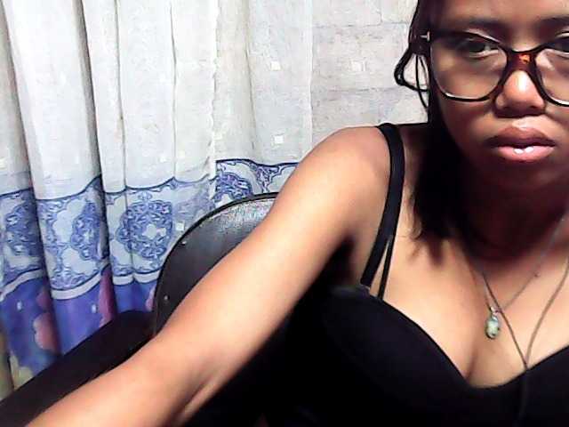 Natalie-Luxa live cam on BongaCams