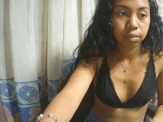 Natalie-Luxa live cam on BongaCams