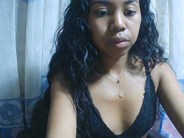 Natalie-Luxa live cam on BongaCams