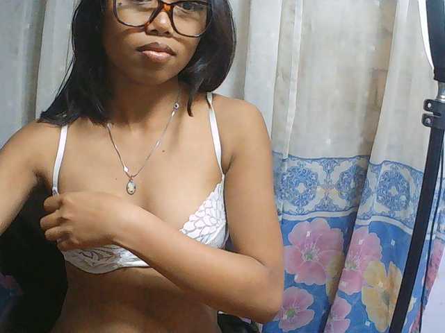 Natalie-Luxa live cam on BongaCams