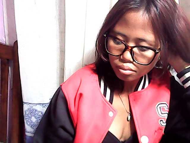 Natalie-Luxa live cam on BongaCams