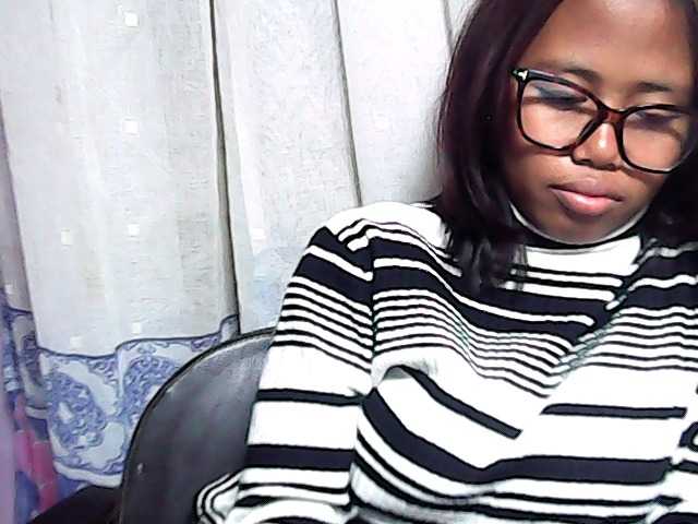 Natalie-Luxa live cam on BongaCams