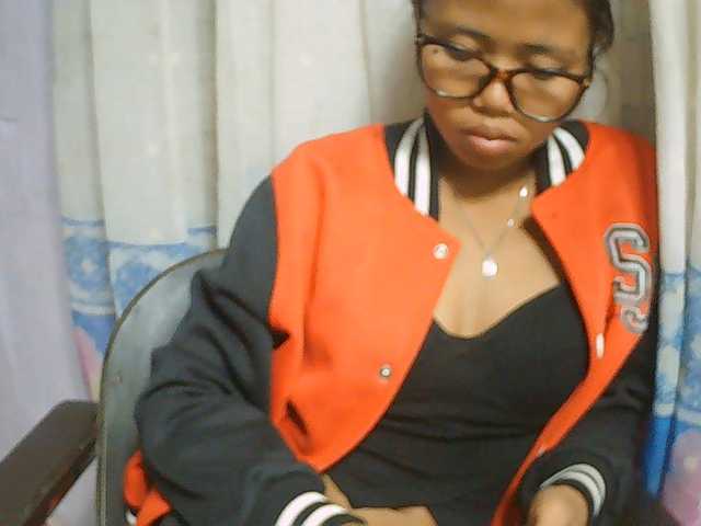 Natalie-Luxa live cam on BongaCams