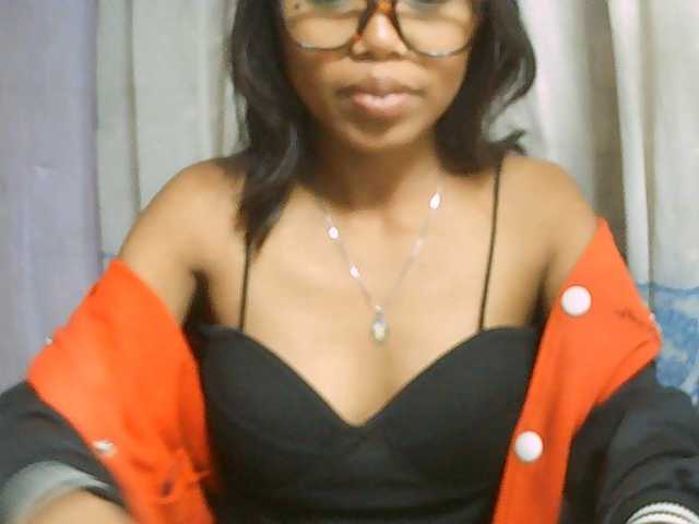 Natalie-Luxa live cam on BongaCams