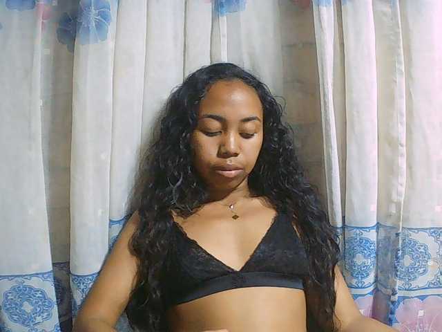 Natalie-Luxa live cam on BongaCams