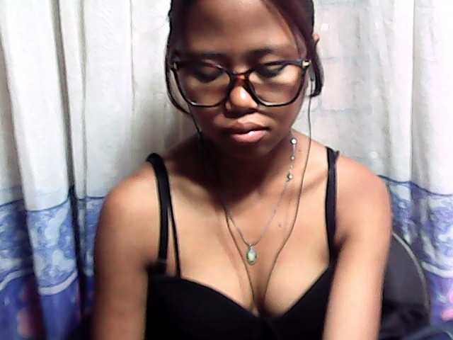 Natalie-Luxa live cam on BongaCams