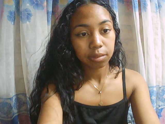 Natalie-Luxa live cam on BongaCams