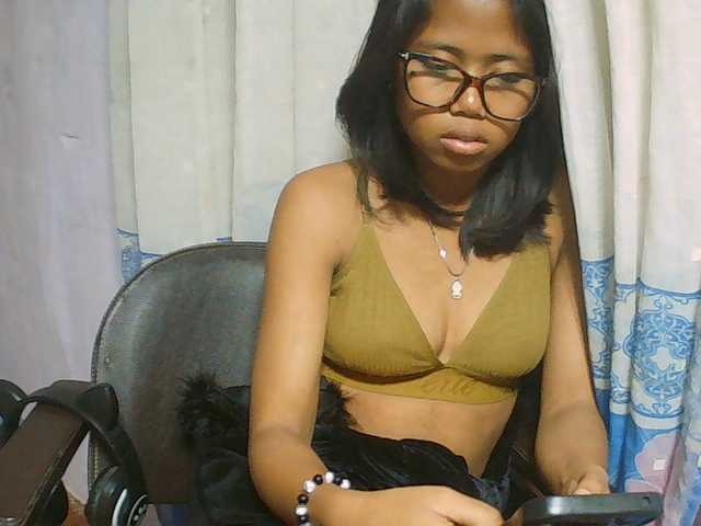 Natalie-Luxa live cam on BongaCams