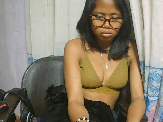 Natalie-Luxa live cam on BongaCams