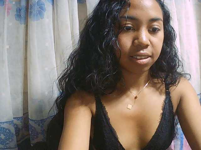 Natalie-Luxa live cam on BongaCams